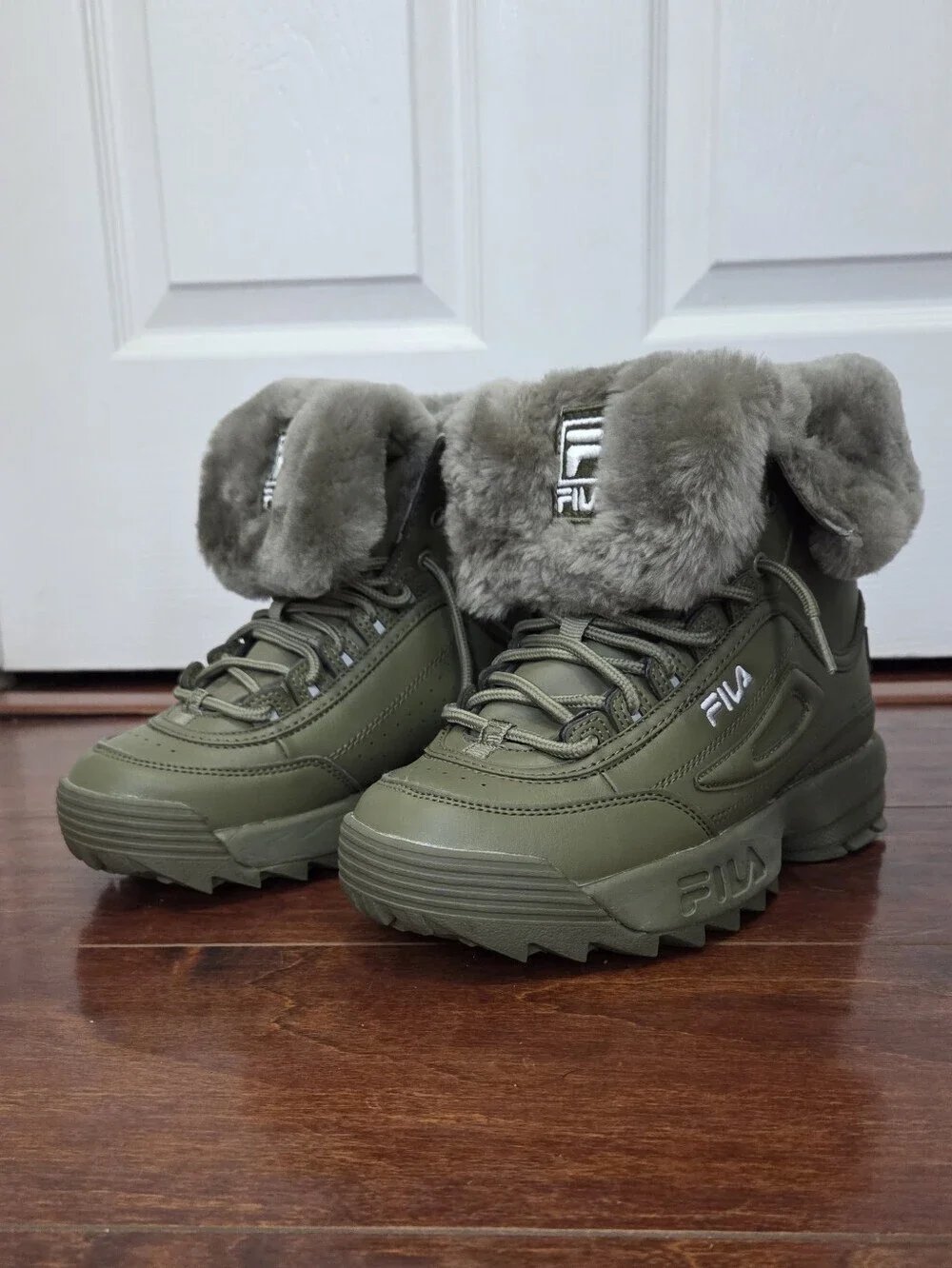 Fila Disruptor Shearling-lined Winter Boot in Olive Green Girls Size 4.5